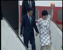 PICS: प्रधानमंत्री मोदी ने जापानी पीएम और उनकी पत्नी का भारत में किया जोरदार स्वागत