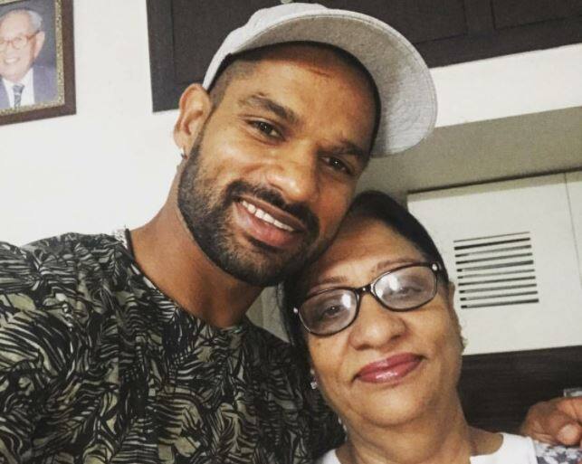 जबकि श्रीलंका दौरे पर मौके इंतज़ार में रहे अजिंक्ये रहाणे भी पारी की शुरूआत कर सकते हैं.