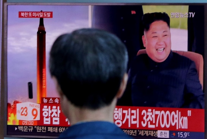 North Korea Ballistic Missile Flies Over Japan संयुक्त राष्ट्र के प्रतिबंध से बौखलाए उत्तर कोरिया ने जापान के ऊपर फिर दागी मिसाइल