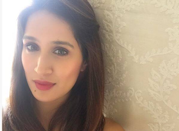 इससे पहले, सागरिका ने मीडिया को बताया था कि वह हमेशा से जानती थीं कि जहीर उन्हें शादी का प्रस्ताव देंगे लेकिन यह आईपीएल के बीच होगा इसकी जानकारी उन्हें नहीं थी.