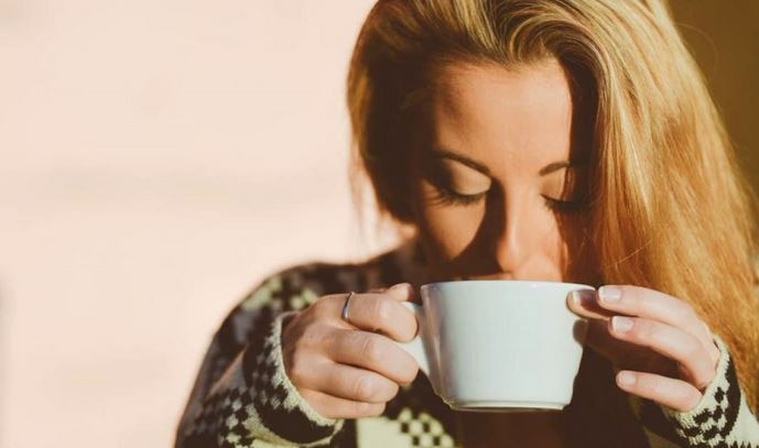 Drinking coffee may cut death risk in kidney disease patients कॉफी पीने से टल सकता है किडनी रोगियों को मौत का खतरा