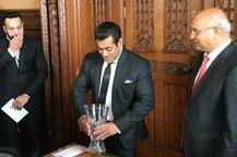 \'ग्लोबल डायवर्सिटी अवॉर्ड\' से नवाजे गए सुपरस्टार सलमान खान