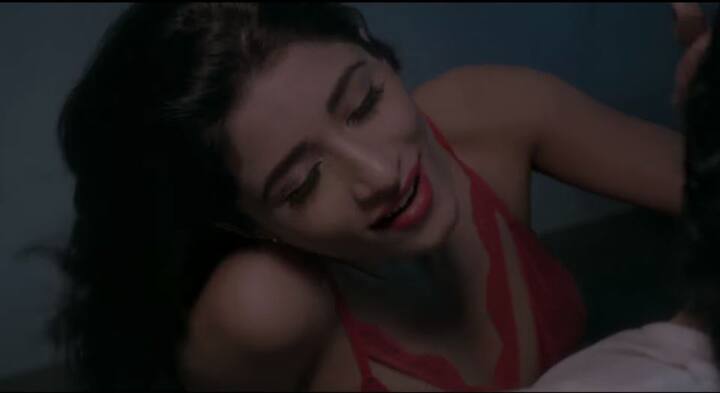 इस ट्रेलर को ट्वीट करते हुए ALTBalaji के सोशल मीडिया पर लिखा है, ”रागिनी वापस आ गई है. अब डर आपके बेडरूम में…”