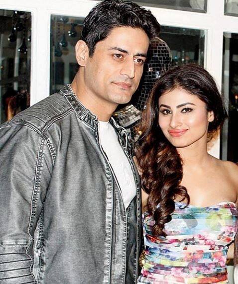 खबरें ऐसी भी हैं कि लंबे समय से एक दूसरे को डेट कर रहे मोहित और मौनी रॉय अब एक दूसरे से अलग हो चुके हैं. तस्वीर: इंस्टाग्राम