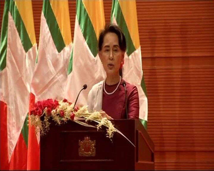 Rohingya Muslims Nearly Wiped Off Myanmar 2 म्यांमार से खदेड़े गए रोहिंग्या मुसलमान, आंग सान सू की बोलीं- 'शांति के लिए पूरी कोशिश की'