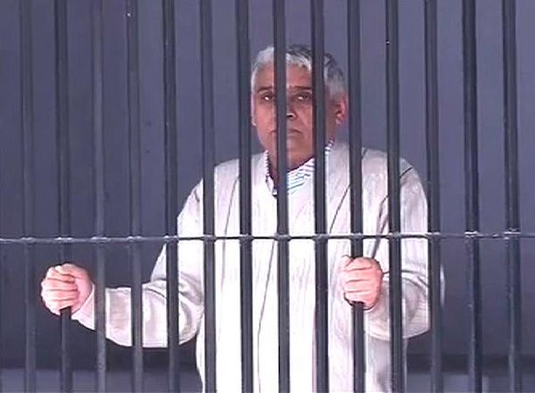 रामपाल के आश्रम में सेप्टिक टैंक की सफाई करने उतरे भक्त, दो की मौत और एक घायल