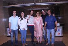 \'सिमरन\' ने की ठीकठाक कमाई, परिवार के साथ डिनर करने पहुंची कंगना रनौत, देखें Pics