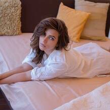 इन तस्वीरों की वजह से सोशल मीडिया पर सनसनी फैला रही हैं शमा सिकंदर, देखें