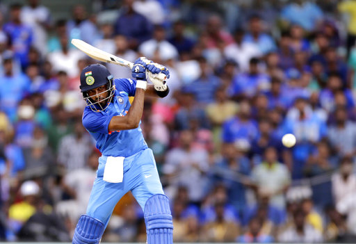 आस्ट्रेलिया के खिलाफ रविवार को खेले गए पहले वनडे मैच में भारत के लिए धोनी ने 79 रनों और हार्दिक पांड्या ने 83 रनों की पारियां खेली थीं, जिसकी बदौलत भारतीय टीम जीत हासिल करने में सफल रही.