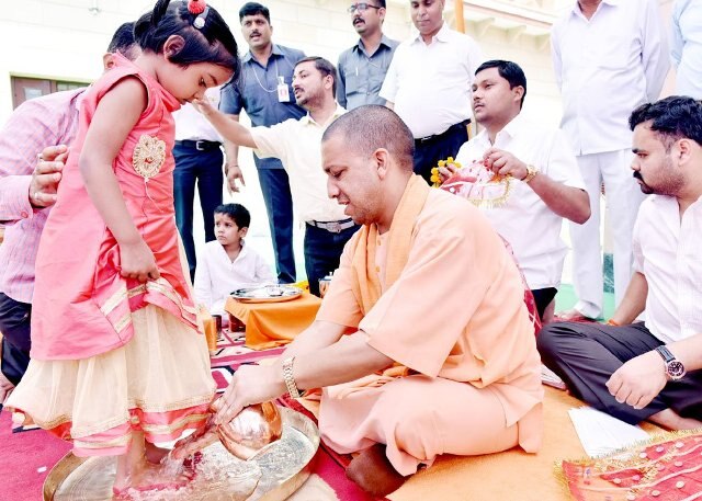 नवरात्र: गोरखनाथ मंदिर में कलश स्थापना करेंगे सीएम योगी, नौ दिन रखेंगे व्रत