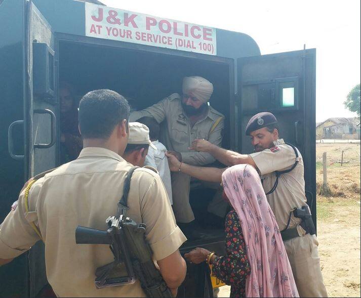 पाकिस्तानी सेना ने अब तक 287 बार संघर्षविराम उल्लंघन किया है और समूचे 2016 में 228 बार संघर्ष विराम का उल्लंघन किया था.
