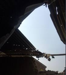 IN PICS:  जम्मू के अरनिया में रिहायशी इलाकों में पाक की फायरिंग, लोगों में दहशत