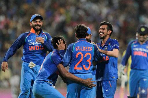 कुलदीप यादव (54-3) की हैट्रिक और अन्य गेंदबाजों के शानदार प्रदर्शन के दम पर भारत ने आस्ट्रेलिया को दूसरे वनडे मैच में गुरुवार को 50 रनों से हरा दिया.