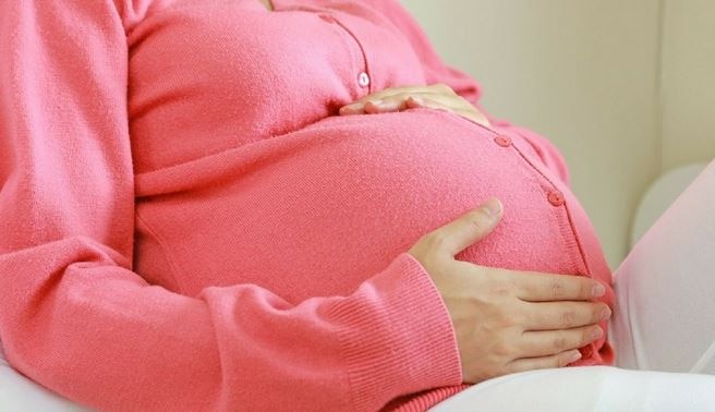 Navratri Expert Tips For Fasting During Pregnancy गर्भवती महिलाएं नवरात्र व्रत में बरतें ये खास सावधानियां!
