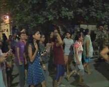 आधी रात को बवाल के बाद BHU दो अक्टूबर तक बंद, देखें क्या कहती हैं तस्वीरें