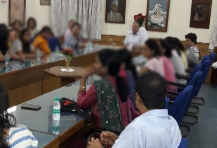 Bhu Administration Commits Blunder While Explaining Molestation Victims Details Made Public BHU ने सफाई देने में की गलती, छेड़छाड़ से पीड़ित लड़की की पहचान सार्वजनिक की