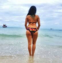 नेहा भसीन ने पोस्ट की समंदर किनारे की स्विमसूट वाली तस्वीरें