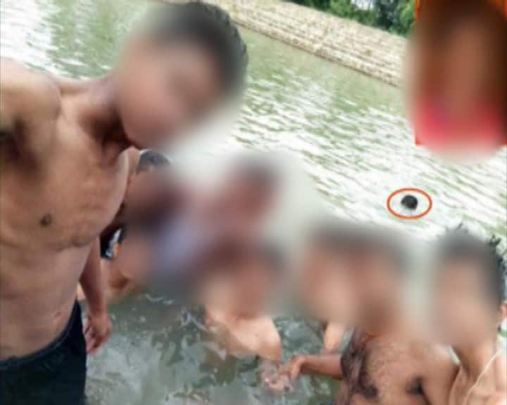 रेलवे पटरी पर सेल्फी ले रही युवती की मौत, दोस्त भी गंभीर रूप से घायल