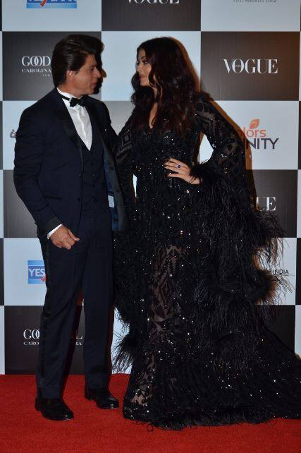 बॉलीवुड उस वक्त ऐश्वर्या राय एक्टर शाहरुख खान के साथ एक फिल्म साइन कर चुकी थीं. जिसका नाम था चलते चलते. लेकिन मीडिया रिपोर्ट्स की माने तो जब इस फिल्म की शूटिंग शुरु हुई तो सलमान अक्सर सेट पर पहुंचते और खूब हंगामा करते. एक्टर शाहरुख खान और ऐश्वर्या राय बच्चन जब भी बड़े परदे पर एक साथ नजर आए उन्हें दर्शकों ने भरपूर प्यार दिया है.