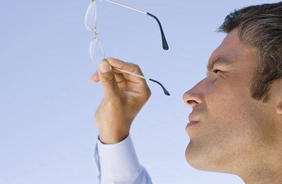 This Gene Can Cause Vision Loss In Middle Age 40 की उम्र में इन वजहों से भी हो सकता है विजन लॉस