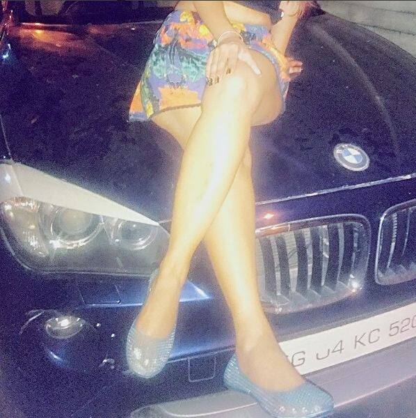 बिग बॉस के पिछले सीजन की कंटेस्टेंट लोकेश कुमारी आपको याद ही होंगीं... दिल्ली की ये चुलबुली सी लड़की जब तक बिग बॉस के घर का हिस्सा रहीं तब अपनी चुलबुली अदाओं से सबका मनोरंजन करती रही. बिग बॉस में लोकेश कुमारी का लुक बिल्कुल सिंपल सी लड़की का था.