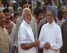 रावण दहन कार्यक्रम में पहुंचे पीएम मोदी ने भगवान राम और लक्ष्मण की आरती की, देखें तस्वीरें