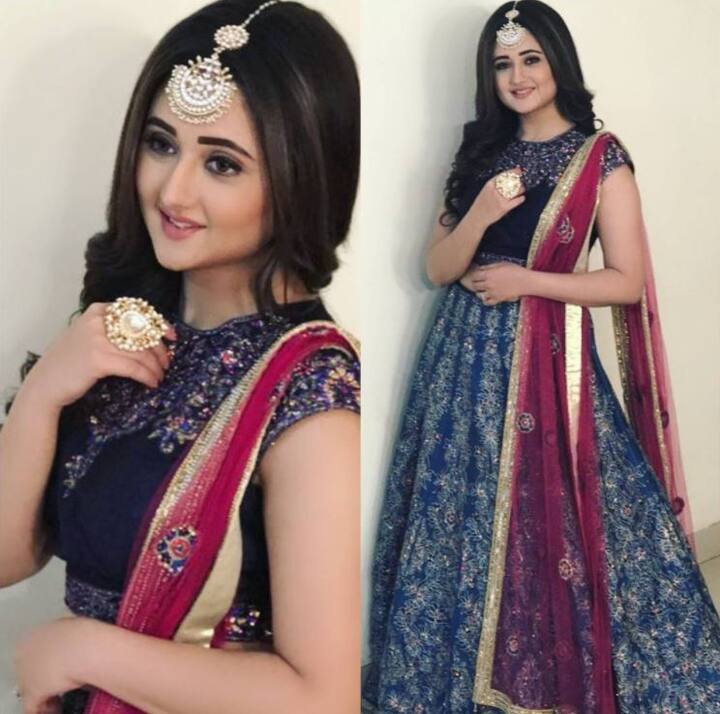 टीना की ही तरह उतरन सीरियल में उनकी जोड़ीदार तपस्या यानि रश्मी देसाई भी इस मौके पर खास लग रही थीं.