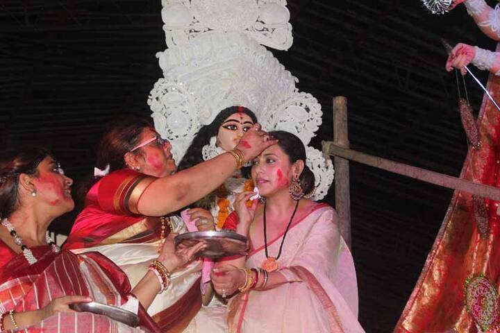 जल्द ही रानी मुखर्जी फिल्म हिचकी में नज़र आने वाली हैं. इस फिल्म की शूटिंग पूरी हो चुकी हैं.