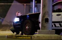 लास वेगस शूटिंग: 32वीं मंज़िल पर 18 राइफलें लेकर बैठा था 58 मौतों, 500 से अधिक घायलों का गुनहगार