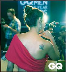 Photos: टैटू फ्लॉन्ट करती नज़र आईं अभिनेत्री ईशा गुप्ता