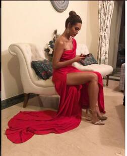 Esha Look: બૉબી દેઓલની સોનિયાંનો હૉટ અવતાર, ડીપ નેક બ્રામાં ફરી બતાવી ક્લીવેજ, ટૉન્ડ બૉડી પર ફેન્સ ફિદા