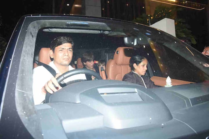 बताते चलें कि गौरी-शाहरुख के तीन बच्चों में अबराम सबसे छोटे हैं, वहीं उनकी एक 17 साल की बेटी सुहाना और 19 साल के बेटे आर्यन भी हैं.