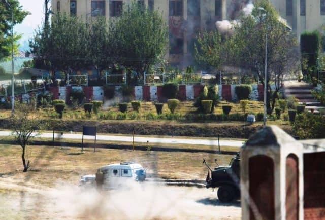 श्रीनगर: BSF कैंप पर हमला करने वाले तीनों आतंकी ढेर, BSF के ASI बी.के यादव शहीद