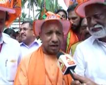 योगी का CPM को जवाब, \'यूपी में डेंगू, चिकनगुनिया से नहीं होती केरल जितनी मौत\'