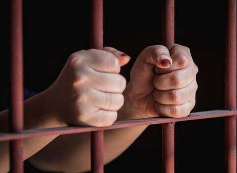 एक मां को बच्चे का टीकाकरण ना करवाने पर हुई जेल एक मां को बच्चे का टीकाकरण ना करवाने पर हुई जेल