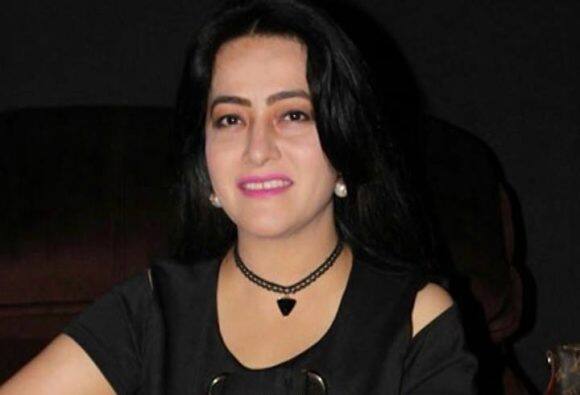 हनीप्रीत के करीबियों ने ऐसा दावा किया था कि वह बिल्कुल शातिर नहीं है ऐसे में वो अकेली नहीं छिप सकती.