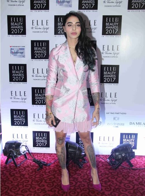 बिग बॉस फेम, डीजे बानी जे ने इस मौके पर डिजाइनर निश्का लूला के डिज़ाइन किए गई गुलाबी रंग की ड्रेस को चुना.