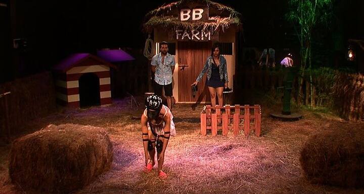 चौथे दिन घरवालों को लग्जरी बजट जीतने के लिए बिग बॉस ने 2 टास्क दिए थे. इन 2 टास्क में से घरवाले एक टास्ट तो पूरा करने में कामयाब रहे, लेकिन दूसरे टास्क को वह तय समय पर पूरा नहीं कर पाए. इसके बाद बिग बॉस ने लग्जरी बजट का विजेता पड़ोसियों को घोषित किया.