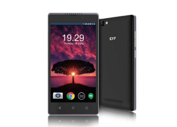 1500 रू में जियोफोन लॉन्च करने के बाद रिलायंस अब सस्ते-एंट्री लेवल स्मार्टफोन सेगमेंट में भी अपनी पैठ बनाने में जुटी है. LYF C सीरीज़ के यह फोन 4G VoLTE फोन होंगे .