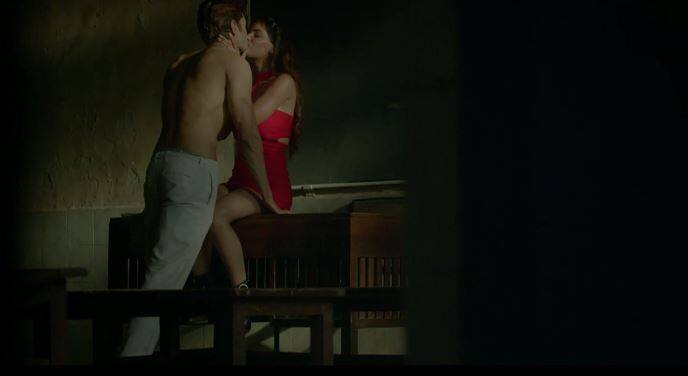 क्रू के अधिकांश मेंबर्स के फोन, लैपटॉप और अन्य गैजेट्स के साथ इस तरह की घटनाएं होती रहती हैं.