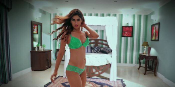 इन बातों में कितनी सच्चाई है ये प्रोडक्शन टीम के क्रू मेंबर्स ही जानते हैं. या फिर यह इस वेब सीरीज को लाइमलाइट में लाने के लिए किया गया एक पब्लिसिटी स्टंट भी हो सकता हैं.