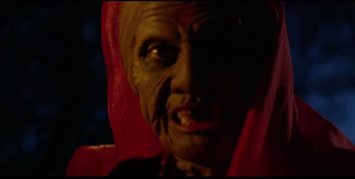 फिल्मों और सीरियल्स के सेट्स पर अचानक आधे दर्जन लैपटॉप टूट जाएं तो आप इसे क्या करार देंगे? बताने वाले ऐसा भी कहेंगे कि हो सकता है ये सेट शापित है और इसपे किसी भूत का साया है जिसकी वजह से अचानक छह लैपटॉप फूटने की घटना सामने आई है.