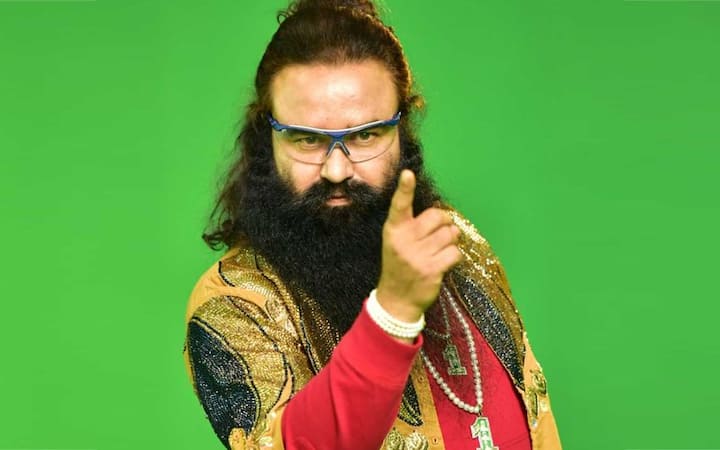 इस हॉट हीरोइन ने राम रहीम पर बेहद संगीन इल्जाम लगाए हैं. कई कमर्शियल और फिल्मों में छोटे-मोटे रोल कर चुकी मरीना कुंवर की मानें तो इसे एक बड़े ब्रेक की तलाश थी. ऐसा ब्रेक-जो उसे बॉलीवुड में नाम और पहचान दिला दे और यही तलाश मरीना को अय्याश बाबा राम रहीम के डेरे तक खींच ले गई.