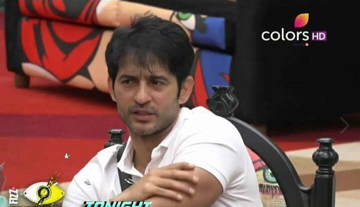 हितेन ने आगे कहा, “एक बार के कड़वे अनुभव के बाद मुझे एहसास हुआ कि आप जिस व्यक्ति से प्यार करते हैं उससे शादी करना बेहतर है. गौरी के साथ मेरी शादी मेरे जीवन की सबसे अच्छी बात रही, हम एक-दूसरे को अच्छे से जानते हैं. इसके अलावा हम एक ही पेशे में हैं, इससे हमें एक-दूसरे को बेहतर समझने में मदद मिलती है.”