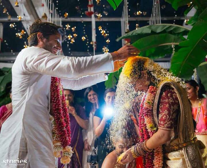 गोवा के होटल डब्लू में आयोजित हुए शादी समारोह में खास मेहमानों को ही आमंत्रित किया गया था.