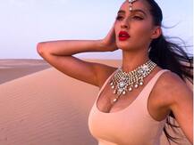 मशहूर टीवी सेलिब्रिटी रेगिस्तान में बिखेर रही हैं अपनी खूबसूरती का जलवा