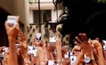  नातिन नव्या के साथ पहुंचकर अमिताभ बच्चन ने फैंस को दिया सरप्राइज, देखें तस्वीरें