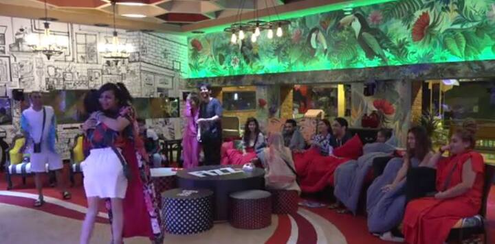 वैसे पड़ोसियों को डर है कि हितेन, हिना और विकास घर में एंट्री करने के बाद उनकी झूठी कहानी के बारे में जान जाएंगे.