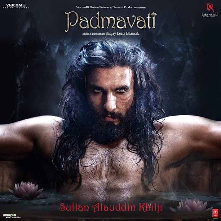 महंगी फिल्मों में शाहिद कपूर, दीपिका पादुकोण और रणवीर सिंह की ‘पद्मावति’ का भी नाम आता है. इस फिल्म की लागत 200 करोड़ रुपये बताई जा रही है. बता दें कि इस फिल्म का ट्रेलर रिलीज हो चुका है जिसे लोगों ने खूब पसंद किया.