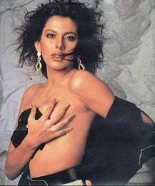 50 की इस बॉलीवुड हॉटी ने पोस्ट की मसाज Pics, उम्र भले ही बढ़ी हो लेकिन खूबसूरती में आया है निखार